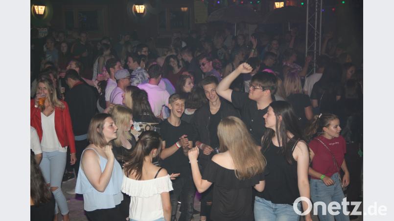 Bewegung auf der Tanzarea adj