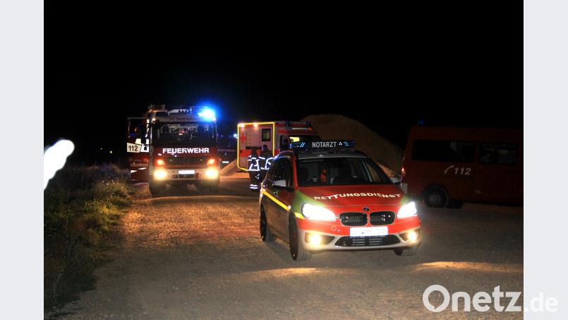 Nach Auskunft der Polizei Neutraubling überschlug sich auf den Feldweg eine 19-jährige Fahrerin mit ihrem Auto mehrmals Auer, Alexander