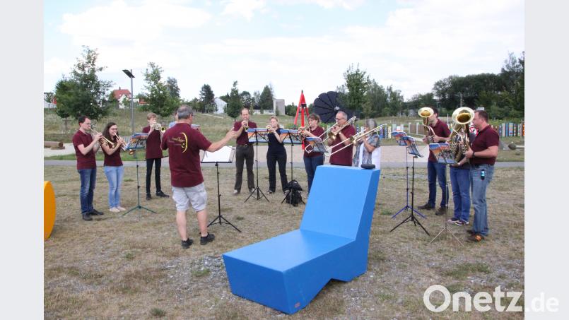Der Posaunenchor Thumsenreuth-Krummennaab unterhielt die Gäste im Bürgerpark. den