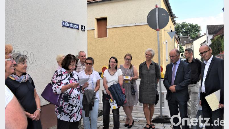 Führung der Rößlwirtsgasse mit Kreisheimatpflegerin Leonore Böhm. rgr