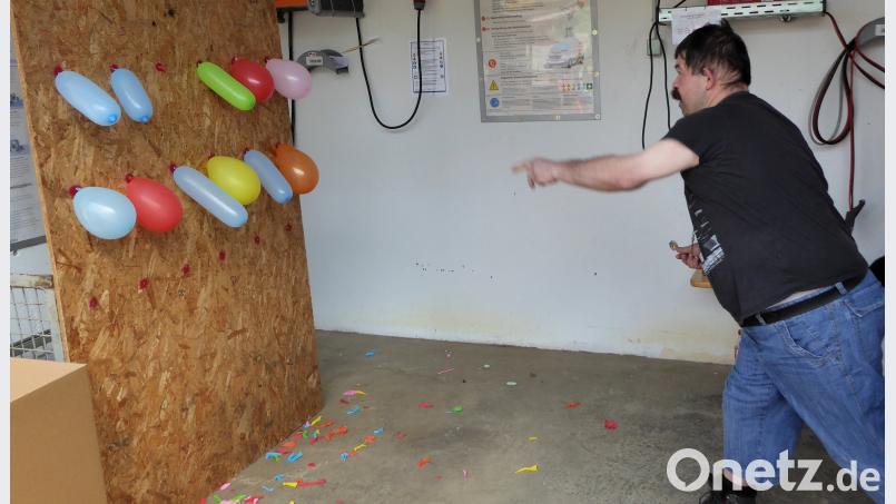 Luftballon-Spickern ist gar nicht so einfach. fsb