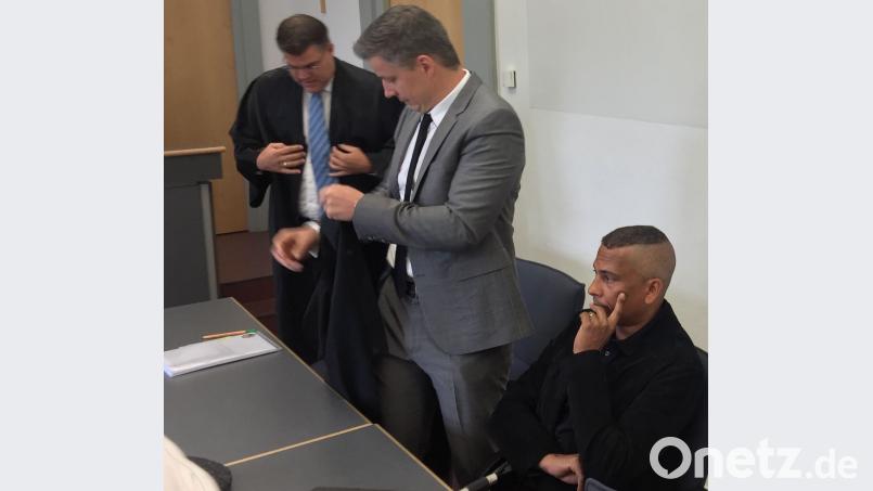 Beim Prozessauftakt war Xavier Naidoo vor Gericht in Regensburg erschienen. Bei der Urteilsverkündung dann aber nicht mehr. Heinz-Alfred Stöckel