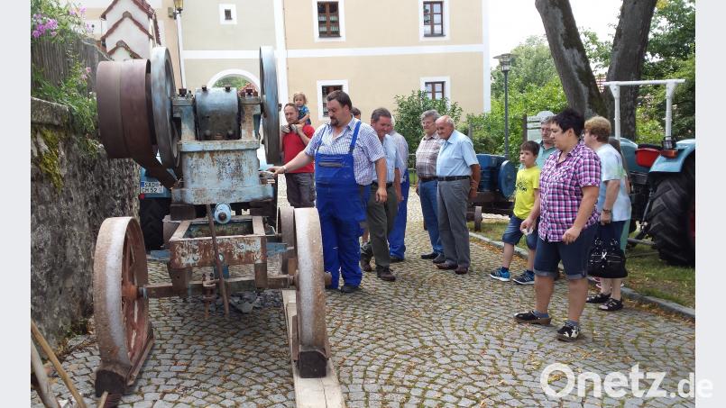 Hingucker bei der Museumskirchweih in Seebarn sind die alten Maschinen und landwirtschaftlichen Geräte, die sich meist geräuschvoll in Szene setzen. exb