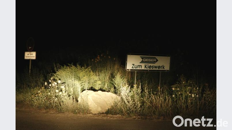 Nach Auskunft der Polizei Neutraubling überschlug sich auf den Feldweg eine 19-jährige Fahrerin mit ihrem Auto mehrmals Auer, Alexander