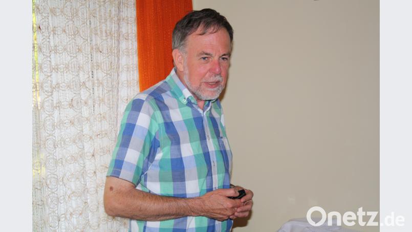 Landschaftsarchitekt Wolfgang Fetsch erklärte dem Trabitzer Gemeinderat die für die Pichlberger Flur geplanten Erosionsschutzmaßnahmen. bjp