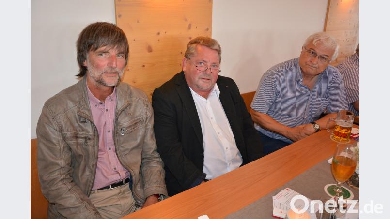Drei Ärzte unter sich, (von links) Thomas Dehmel (Pechbrunn), Dr. Jürgen Mahner (Mitterteich) und Dr. Helmut Brandl (Mitterteich) jr