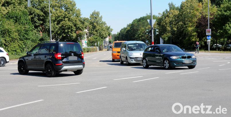 Zweispuriges Linksabbiegen von der Sulzbacher Straße in den Altstadtring? Darauf werden die Autofahrer wohl noch einige Zeit warten müssen, wie sich im Verkehrsausschuss herausgestellt hat. Stephan Huber