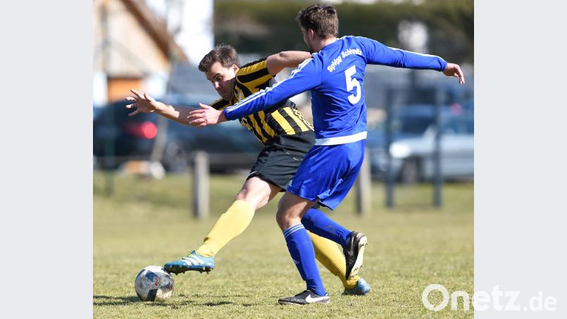Der Ball in der Bezirksliga Nord rollt wieder: Es werden enge Spiele erwartet, wie hier beim Match Kulmain gegen Schirmitz. Büttner, Gerhard