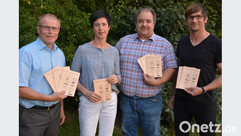Bürgermeister Max Bindl, Ute Pflaum (Marktverwaltung) und die beiden Jugendbeauftragten Wolfgang Pötzl und Stefan Siller stellten das Ferienprogramm vor. jr