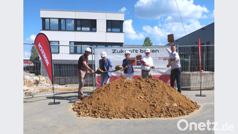 Am Mittwoch erfolgte der Spatenstich für den Erweiterungsbau des ACI-Gebäudes. Die Firma Horsch investiert zwei Millionen Euro in die „Ideenwerkstatt“. Hirsch
