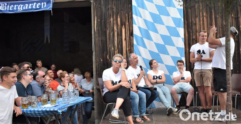 Die Katholische Theatergruppe hatte bei der Gruppentherapiesitzung die Lacher auf seiner Seite. rgr