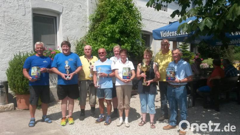Die Wanderfreunde Grafenwöhr machen ihrem Namen alle Ehre: Bei einer Gruppenwanderung belegen sie den zweiten Platz. myd