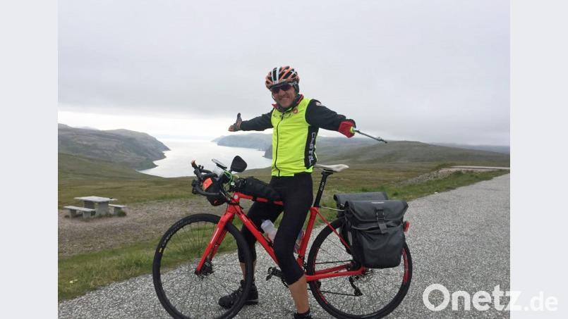 Welt, lass Dich umarmen – voller Vorfreude ging Wolfgang Stöckl am 14. Juli die letzten Kilometer seiner Rad-Tour ans Nordkap an. exb