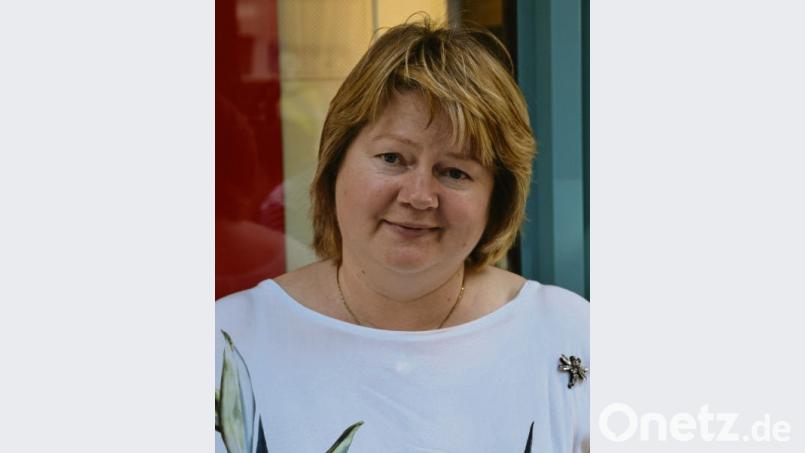Rita Roth: Die 49-jährige Beamtin aus Mantel arbeitet bei der Bundeskasse Weiden. Das Wochenende habe sie noch nicht verplant, wobei sie vermutlich spontan mit einigen Freundinnen „Weiden träumt“ besuchen werde. Außerdem möchte sie das schöne Wetter im Freibad genießen. exb