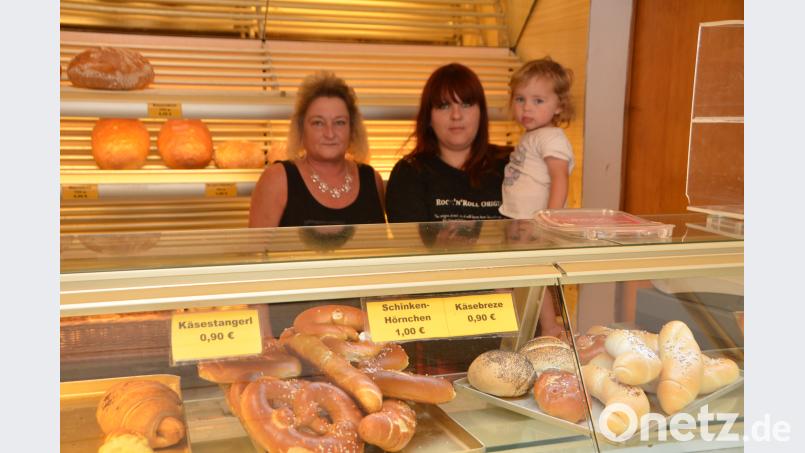 Sabine und Sabrina Messer mit Töchterchen Katharina fällt der Schritt der Schließung des Traditionsgeschäfts sehr schwer. Er ist aber unabwendbar. dob