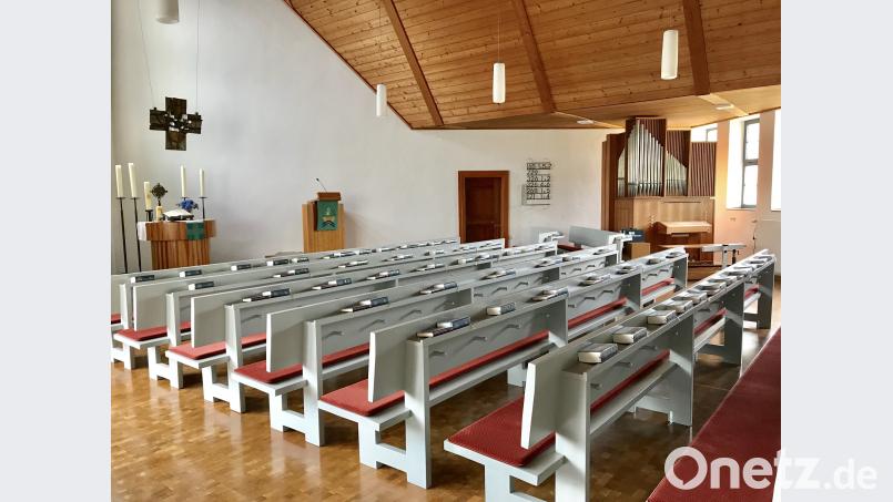 Der Kirchenraum präsentiert sich nach der Renovierung in freundlichem Licht. cr