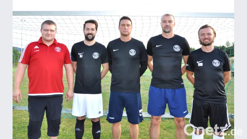 Die Neuzugänge des TSV Tännesberg (von links): Abteilungsleiter Sven Stock, Johannes Stahl, Martin Prohlavec, Jan Velcoporsky, und Trainer Marek Vit. es