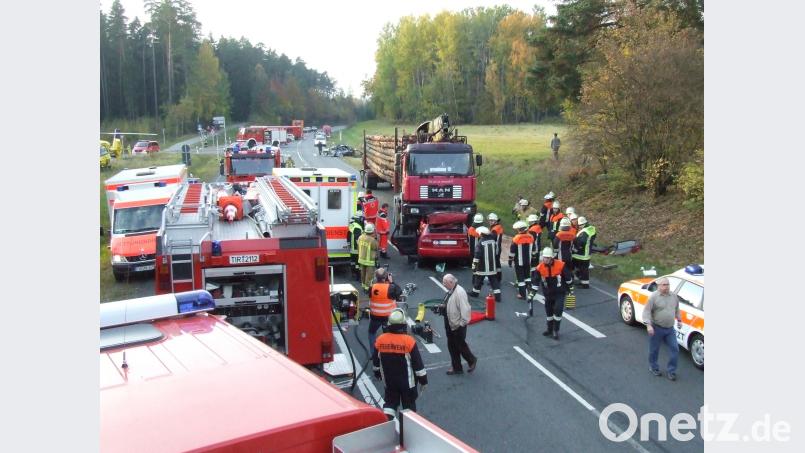 Mit der Zeit sind das Aufgabenspektrum und die technischen Möglichkeiten gewachsen. Heute ist es normal das Feuerwehren interkommunal oder überregional zusammenarbeiten. 2007 halfen sich die Feuerwehren Tirschenreuth und Mitterteich bei einem Verkehrsunfall. Feuerwehr Tirschenreuth