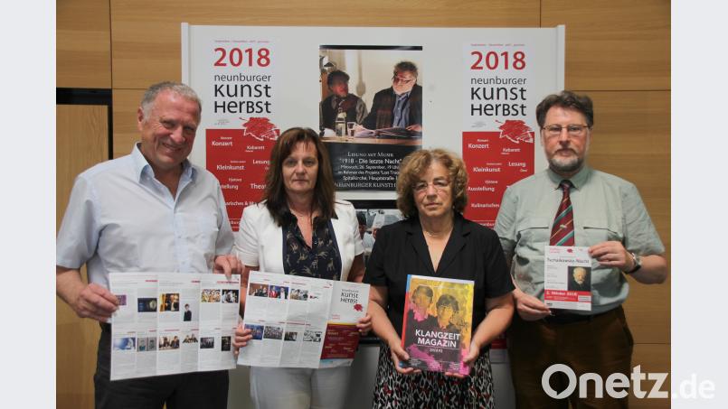 Das Programm des Neunburger Kunstherbstes präsentieren (von links) Vorsitzender Peter Wunder, Hallenmanagerin Rosa Schafbauer, Stadträtin Margot Weber und Klassik-Beauftragter Karl Stumpfi. Mardanow