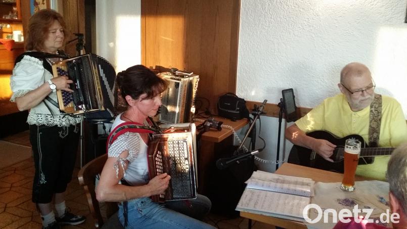 Christine Bleiber, Uli Affolter und Dieter Kannenberg (von links) bilden ein sehr harmonisches Trio. jzk