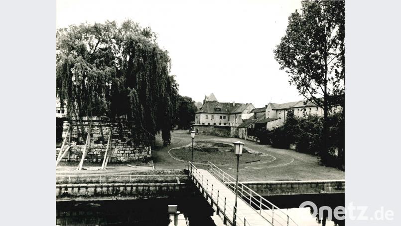 Der Stadtgraben vor etwa 30 Jahren. Das Biotop wird gerade erst angelegt, das Hotel Fronfeste existiert noch nicht einmal in den kühnsten Fantasien der Amberger. Richard Heider