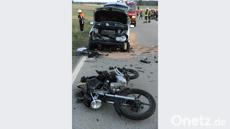 Ein 18-jähriger Motorradfahrer wurde bei einem Unfall am Donnerstagabend auf der Staatsstraße 2164 schwer, aber nicht lebensbedrohlich verletzt. gf