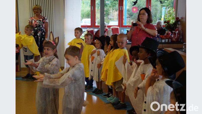 Die Kinder erfreuten die Senioren mit ihren Darbietungen. agr