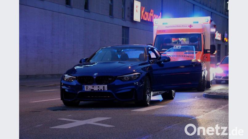 Biker kollidiert am Freitagabend in Regensburg mit Autofahrer. Auer, Alexander
