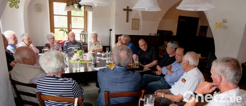 Der „Freundeskreis Plankenhammer“ hat weiter viel zur Förderung des Fremdenverkehrs und der Heimatarbeit vor. Vorstand Norbert Kresta (sitzend, Fünfter von rechts) freut sich besonders darüber. le