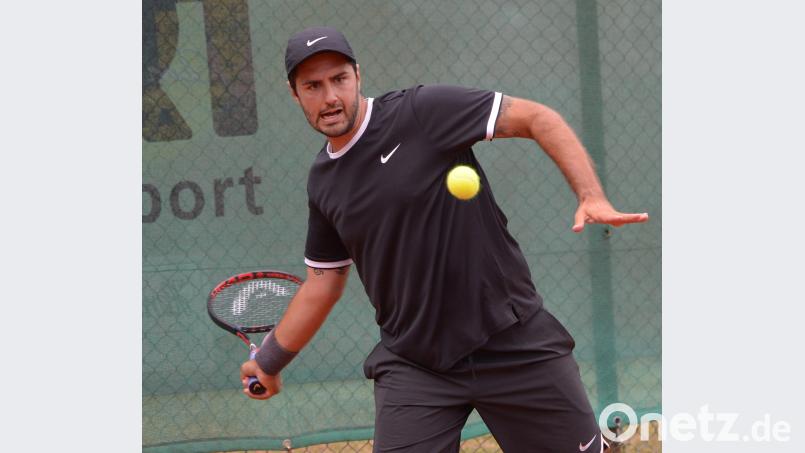 Nicolas Reissig verlor sein Einzel an Nummer 3 gegen den Spanier Carlos Boluda-Purkiss, im Einserdoppel holte er zusammen mit Peter Heller dann einen von zwei „Ehrensätzen" der Amberger bei der 0:9-Niederlage in der 2. Tennis-Bundesliga Süd beim TC Großhesselohe. ref