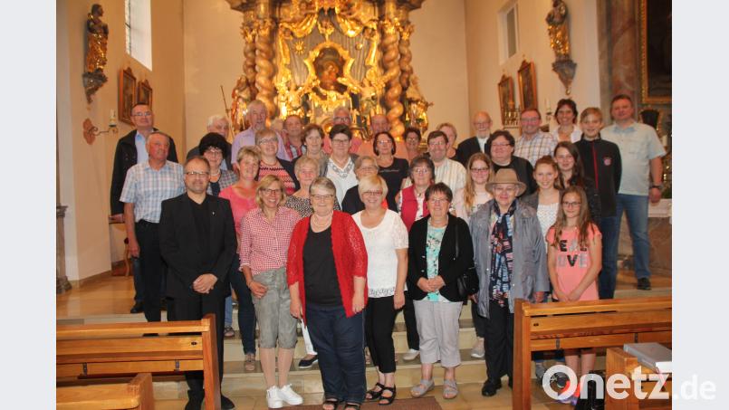 Nach dem Gottesdienst stellten sich die Mesner in der Pfarrkirche St. Lambert zu einem Erinnerungsfoto auf. frd