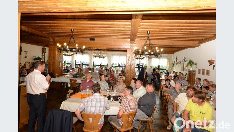 Bürgermeister Rainer Rewitzer sieht im Integrierten Städtebaulichen Entwicklungskonzept große Chancen für die Stadt Pleystein. bey