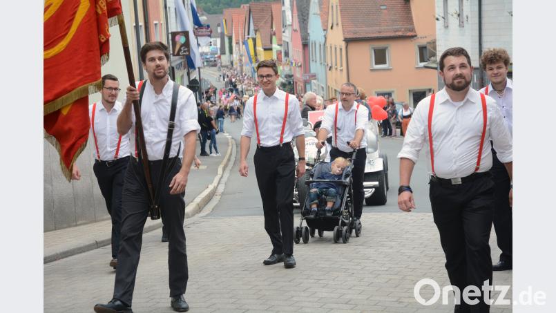 800 Jahre Neustadt Festzug Gabi Schönberger