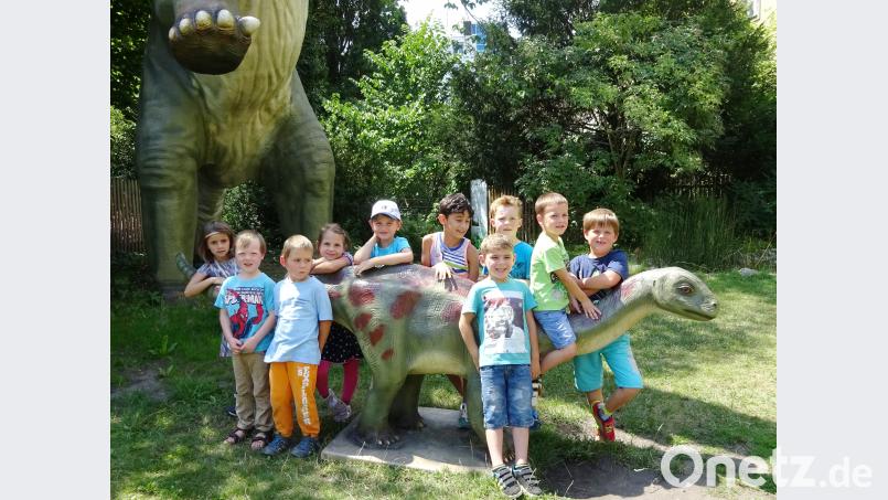Viel Spaß haen die Regenbogenkinder im Urweltmuseum in Bayreuth. njn