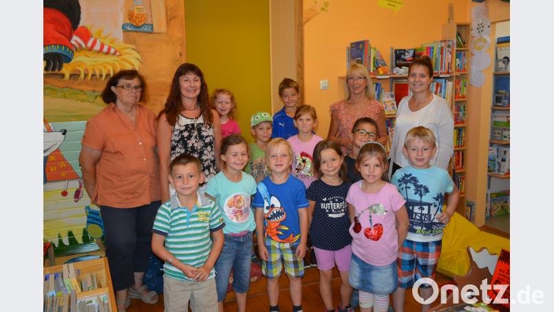 Die Vorschulkinder vom Kinderhaus Mobile kennen sich jetzt in der Kulmainer Bücherei bestens aus. ak