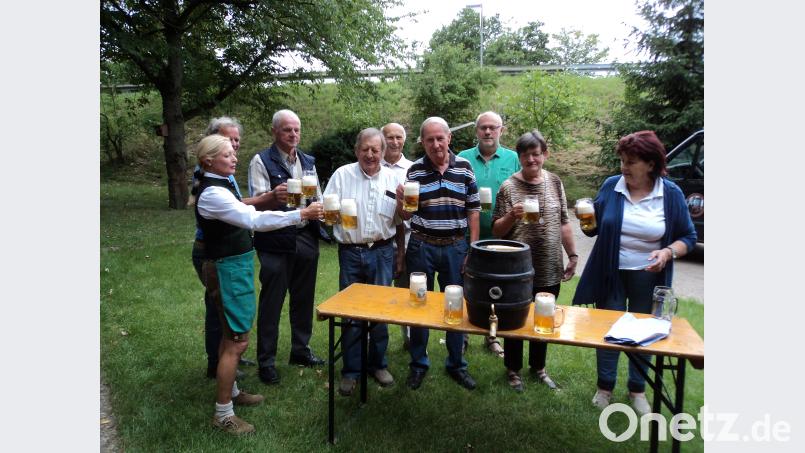 Ein Prost auf das Backofenfest. ksi