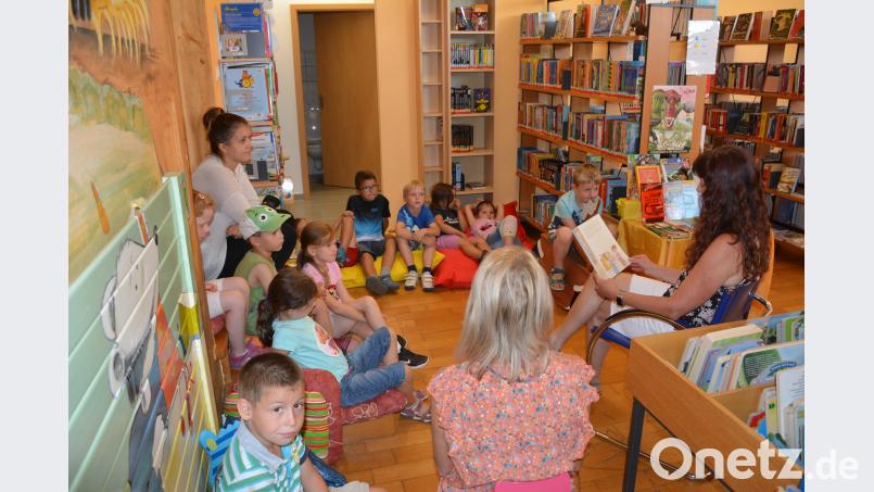 Was wäre ein Büchereibesuch der Vorschulkinder ohne eine Geschichte? ak