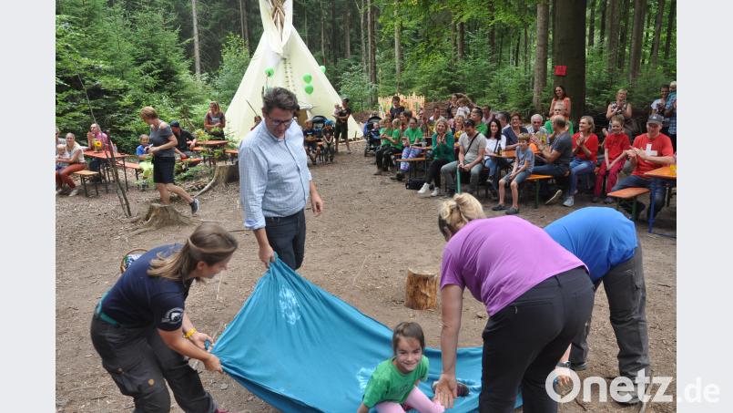 Sechs &quot;Schlaue Füchse&quot; wurden beim diesjährigen Sommerfest verabschiedet. Ab September geht es für sie nicht mehr in den Wald sondern in die Schule. dob