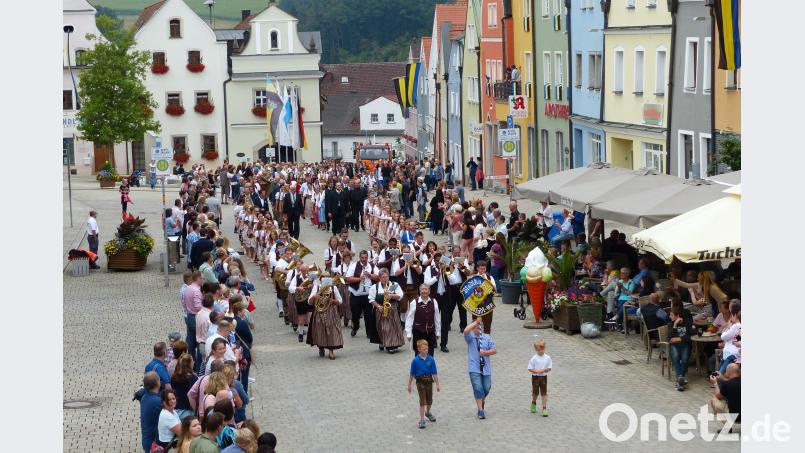 800 Jahre Neustadt Festzug Ingrid Popp