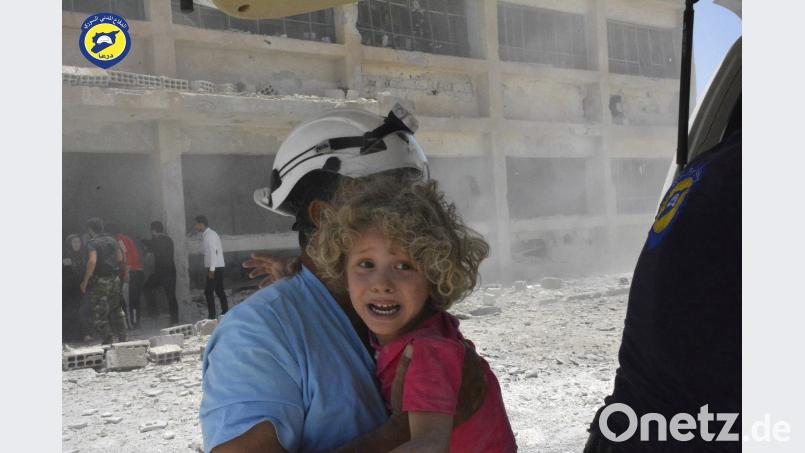 Israel hilft den Helfern: Die Weißhelme haben in Syrien viel Gutes getan. Nun waren sie selbst in Not und bekommen Unterstützung von unverhoffter Seite. Uncredited/Syrian Civil Defense White Helmets/dpa
