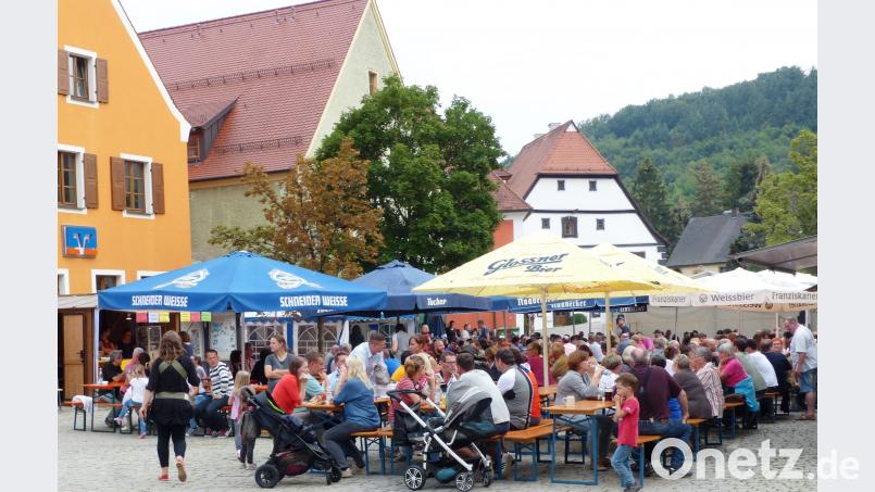 Idylle am Kastler Bürgerfest am Marktplatz. jp