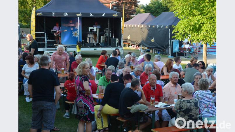 Toll besucht war der Freitagabend beim Freibadfest. Fast schon mediterrane Atmosphäre herrschte im weiten Rund des Freibadgeländes jr
