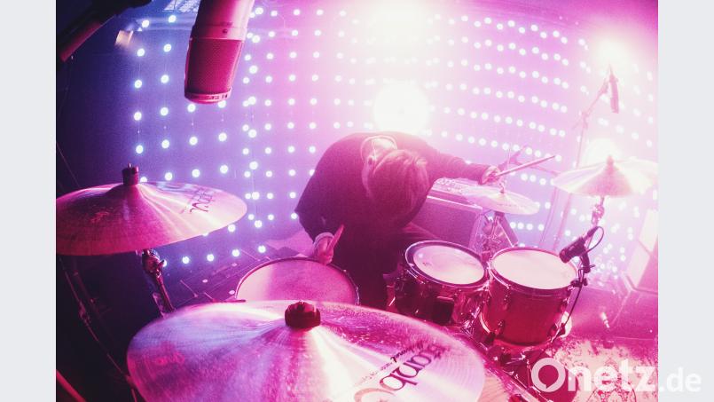 Trommeln für die "Sünde". Der Kulturverein "Das Sündikat" braucht wieder geeignete Räume, in denen Konzerte wie die von "Van Holzen" 2017 über die Bühne gehen können. Christian Simmerl