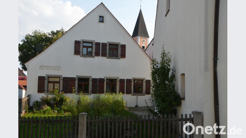 Unbeachtet von der Öffentlichkeit feierte das Heimatmuseum 25. Geburtstag. Der Heimatkundliche Arbeitskreis würde sich wieder mehr Beachtung seitens der Lehrer und Schüler wünschen. dob