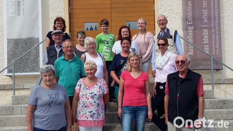 Kolpingsfamilie und Mütterverein Friedenfels besichtigten die KZ-Gedenkstätte in Flossenbürg. Mit dabei war zweiter Kolpingsvorsitzender Helmut Schaumberger (vorne, rechts). bsc