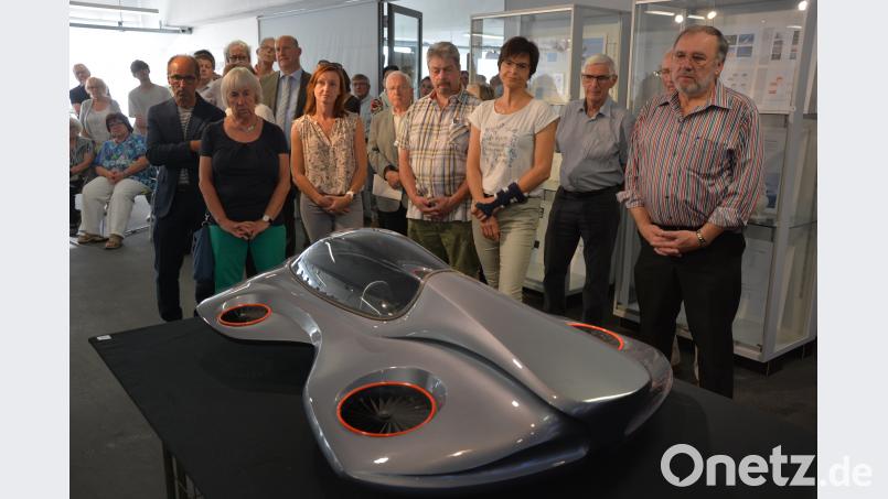 Die Besucher der Vernissage staunten nicht schlecht über die präsentierten Schülerarbeiten. jr