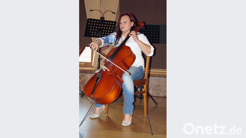 An verschiedenen Instrumenten stellten die erwachsenen Musikschüler ihren Lernerfolg unter Beweis. agr