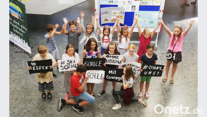 Beim Schulfest präsentierte sich das Gymnasium als „Schule ohne Rassismus und mit Courage“. Bild: exb