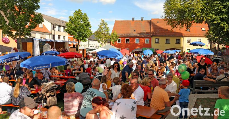 Gutes Wetter und einen vollbesetzten Marktplatz wünschen sich auch heuer die Organisatoren für das 42. Flosser Bürgerfest. mef