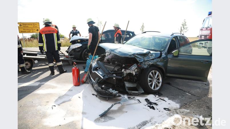 Unfall auf der B8 im Kreis Neumarkt jma